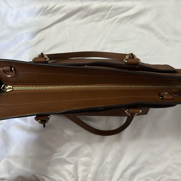 Michael Kora large tote with removable crossbody - Picture 4 of 9